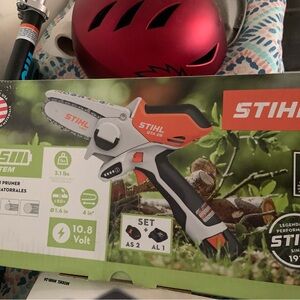 Stihl 10.8 V handheld garden trimmer
